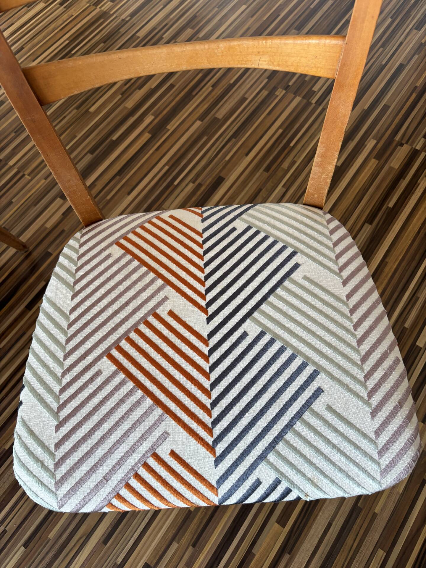 4 chairs