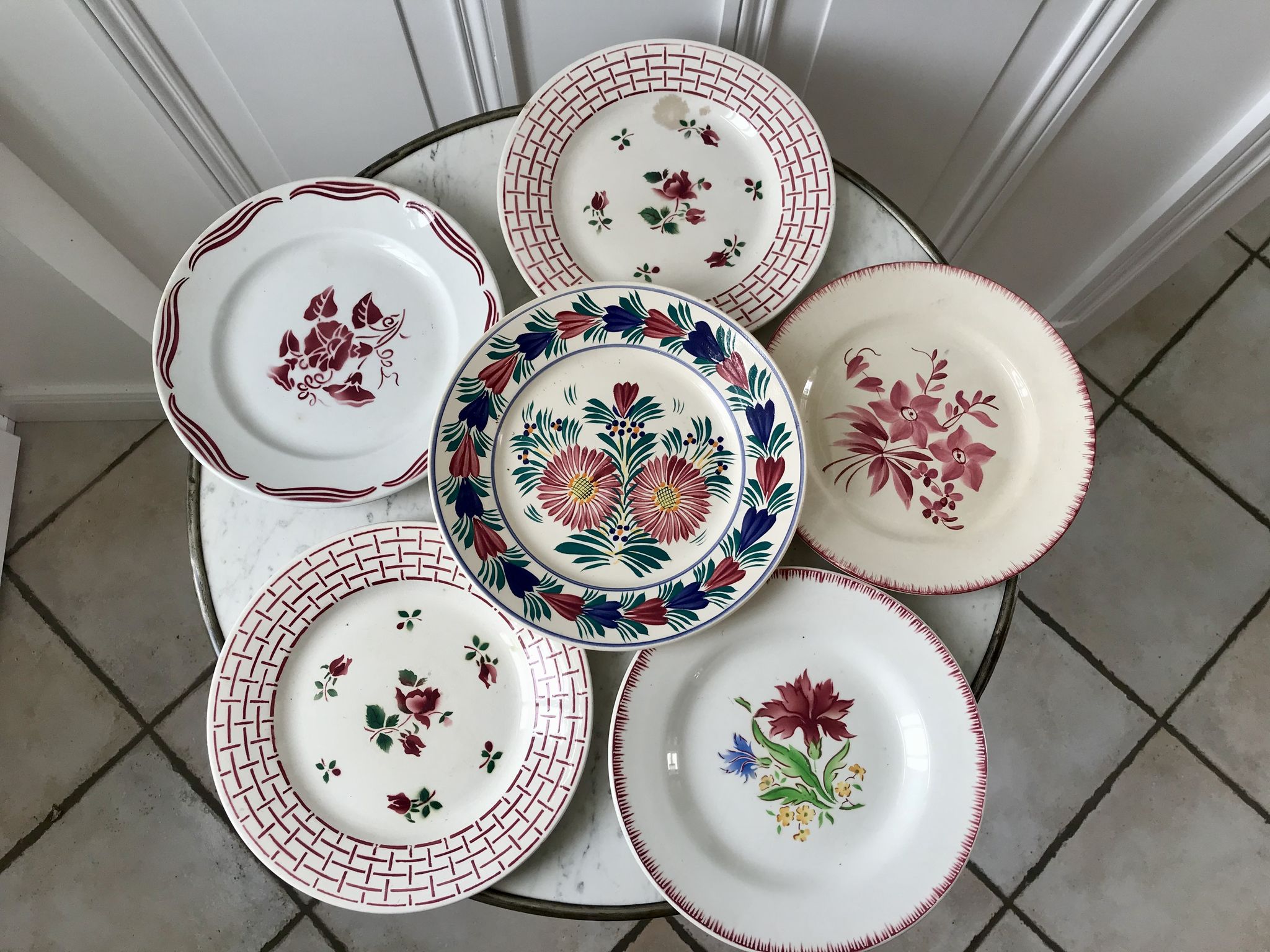 Set of 6 flat plates mismatched pink Badonviller, Longchamp, Digoin "Rosa" and Quimper