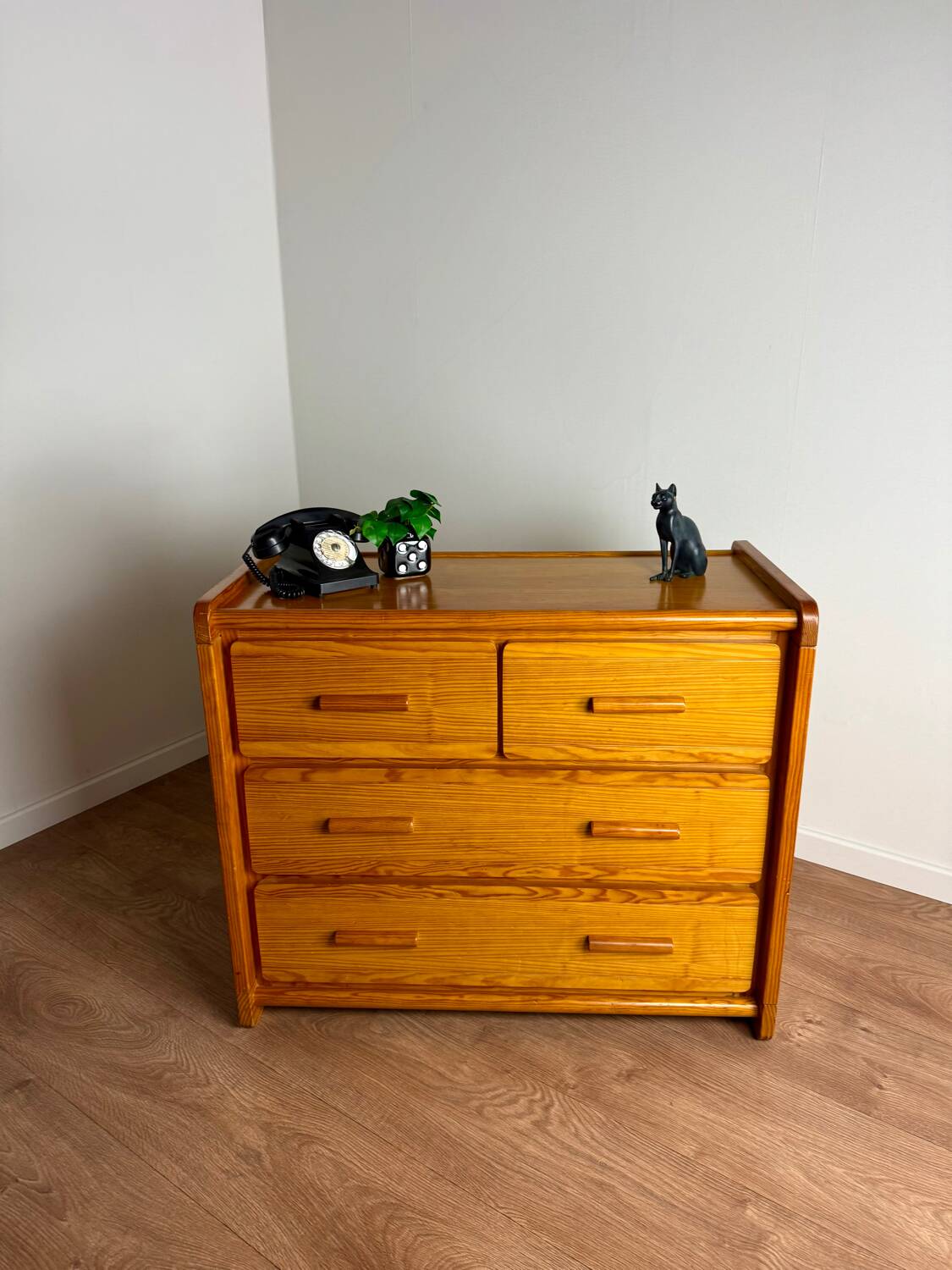 Gauthier Maison chest of drawers in solid pine, 1980s