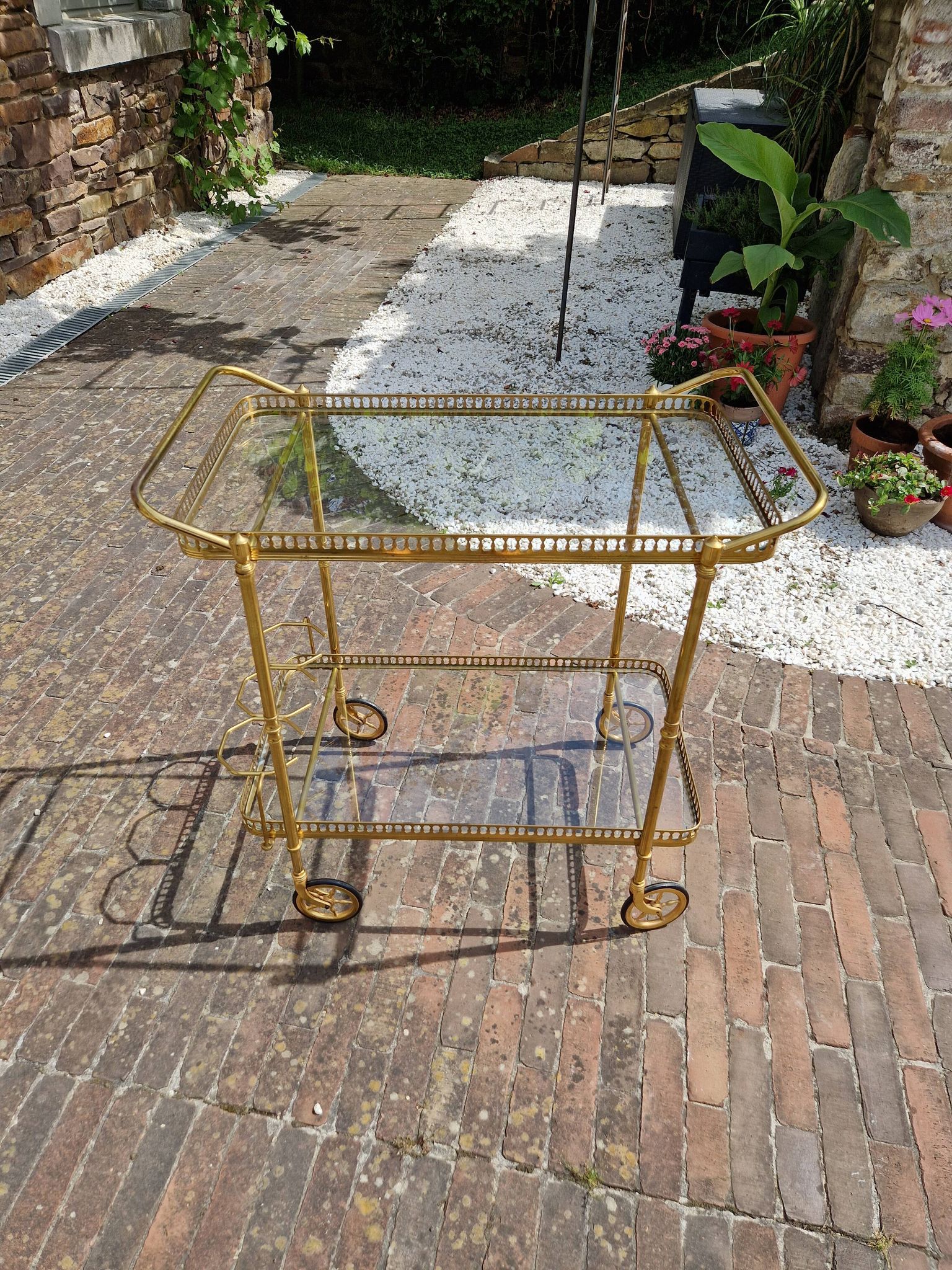 Desserte Mid-century en laiton ajouré, 1950-60