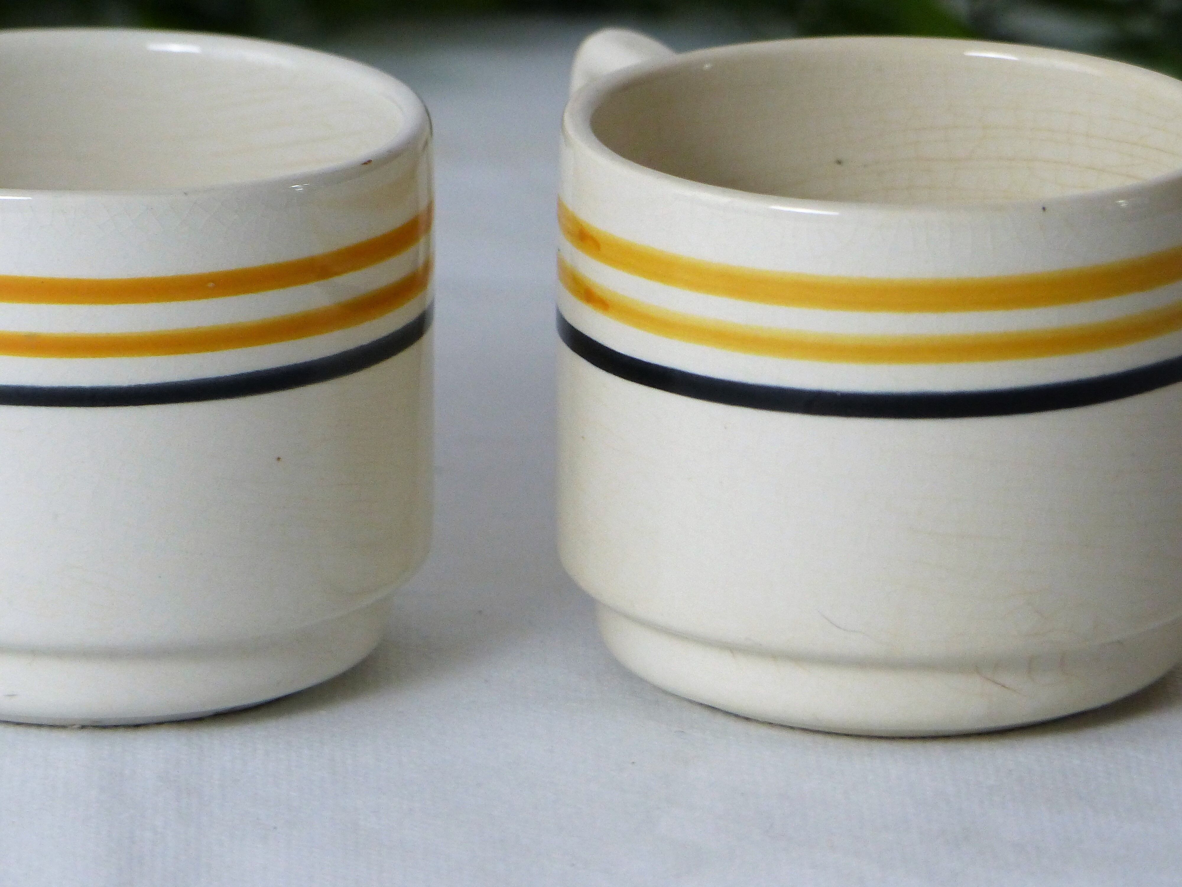 Set of 3 cups made of earthenware