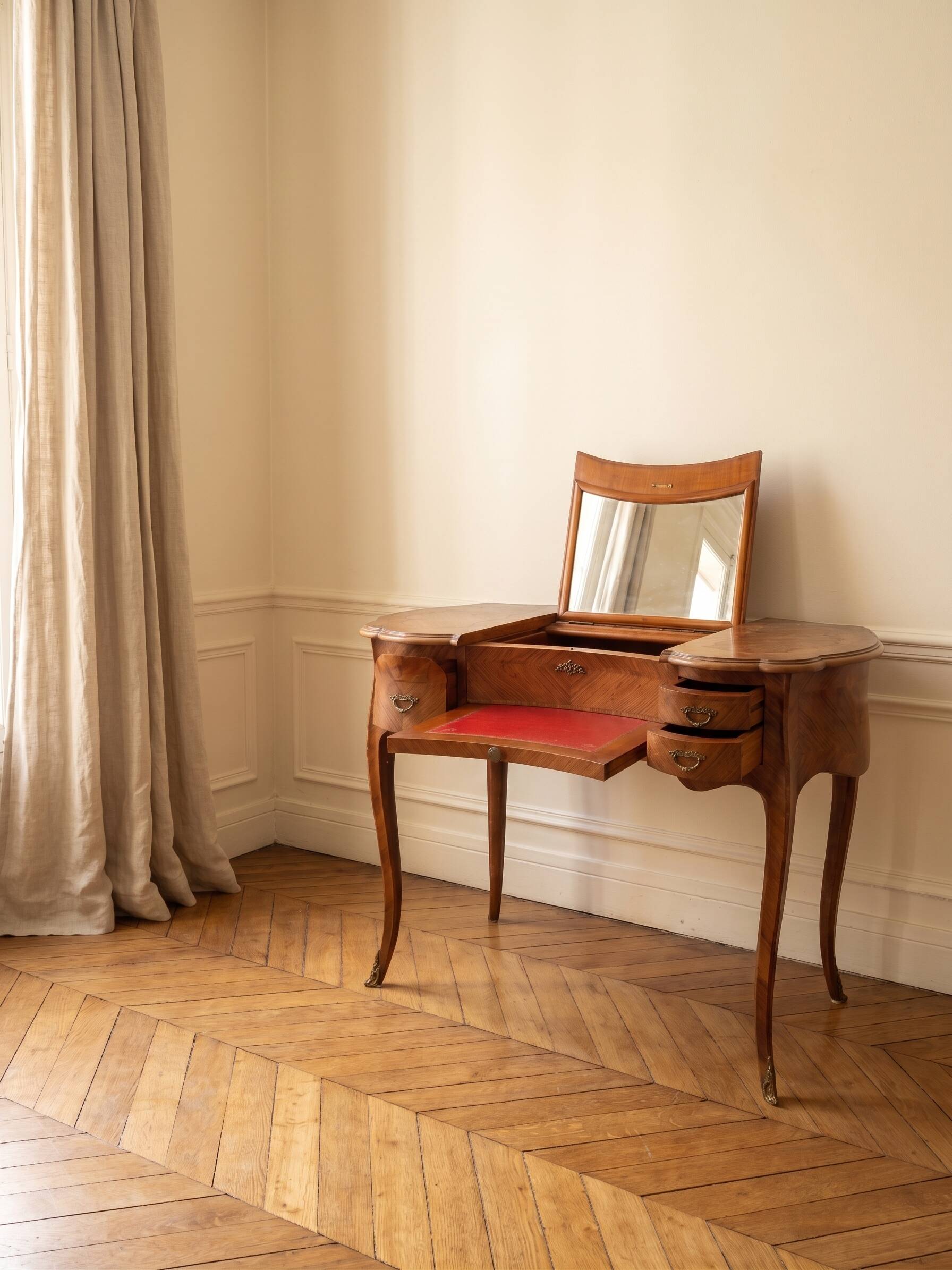 Louis XV style hairdresser