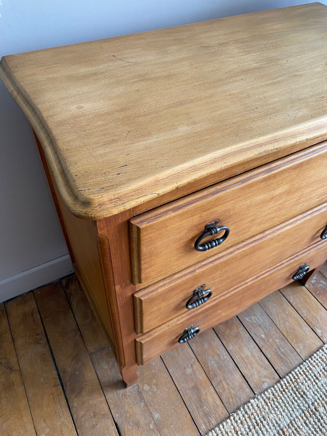 Vintage wooden chest of drawers