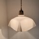 Suspension en opaline blanche drapé