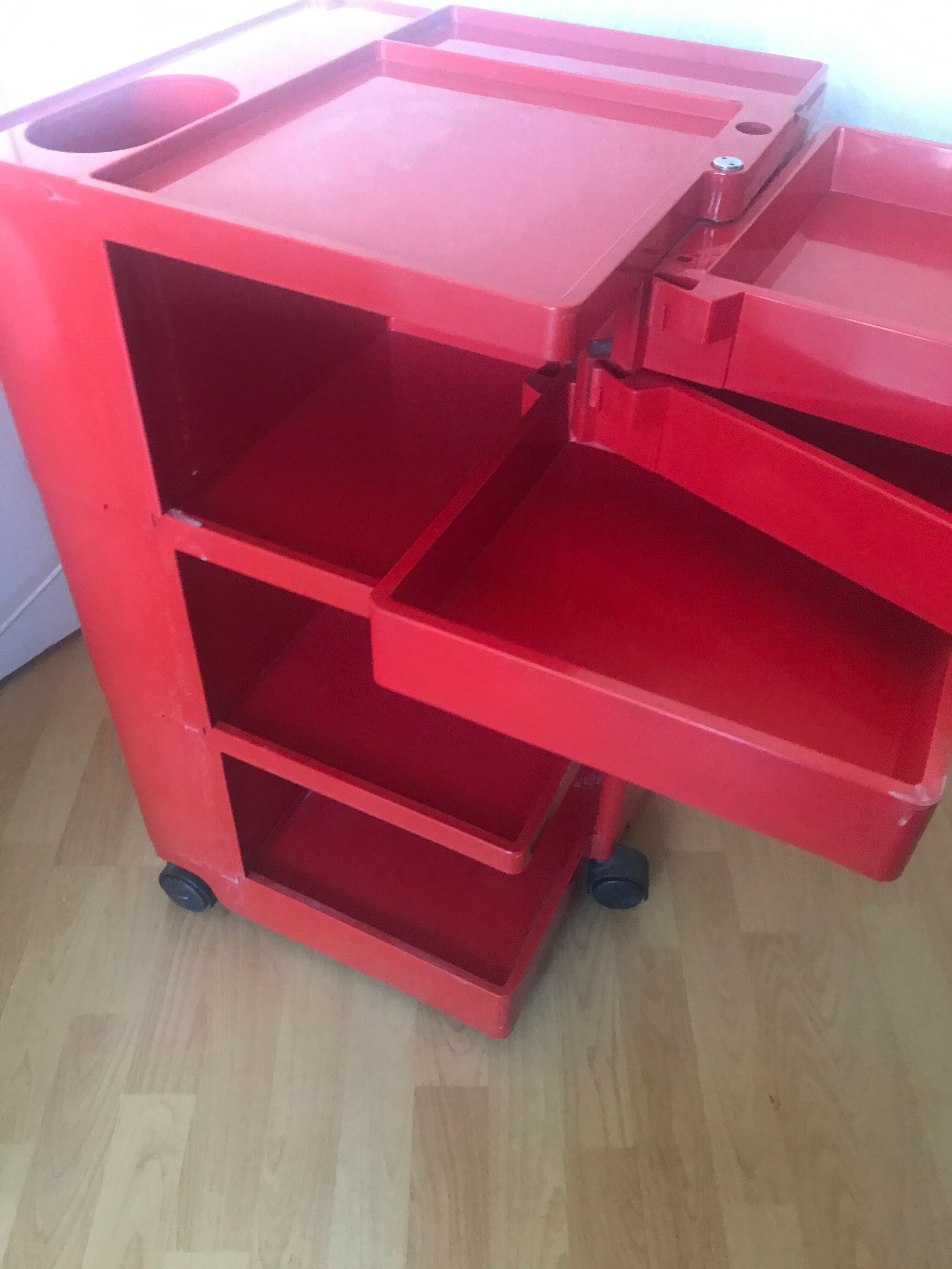 Red Bobby trolley by Joe Colombo