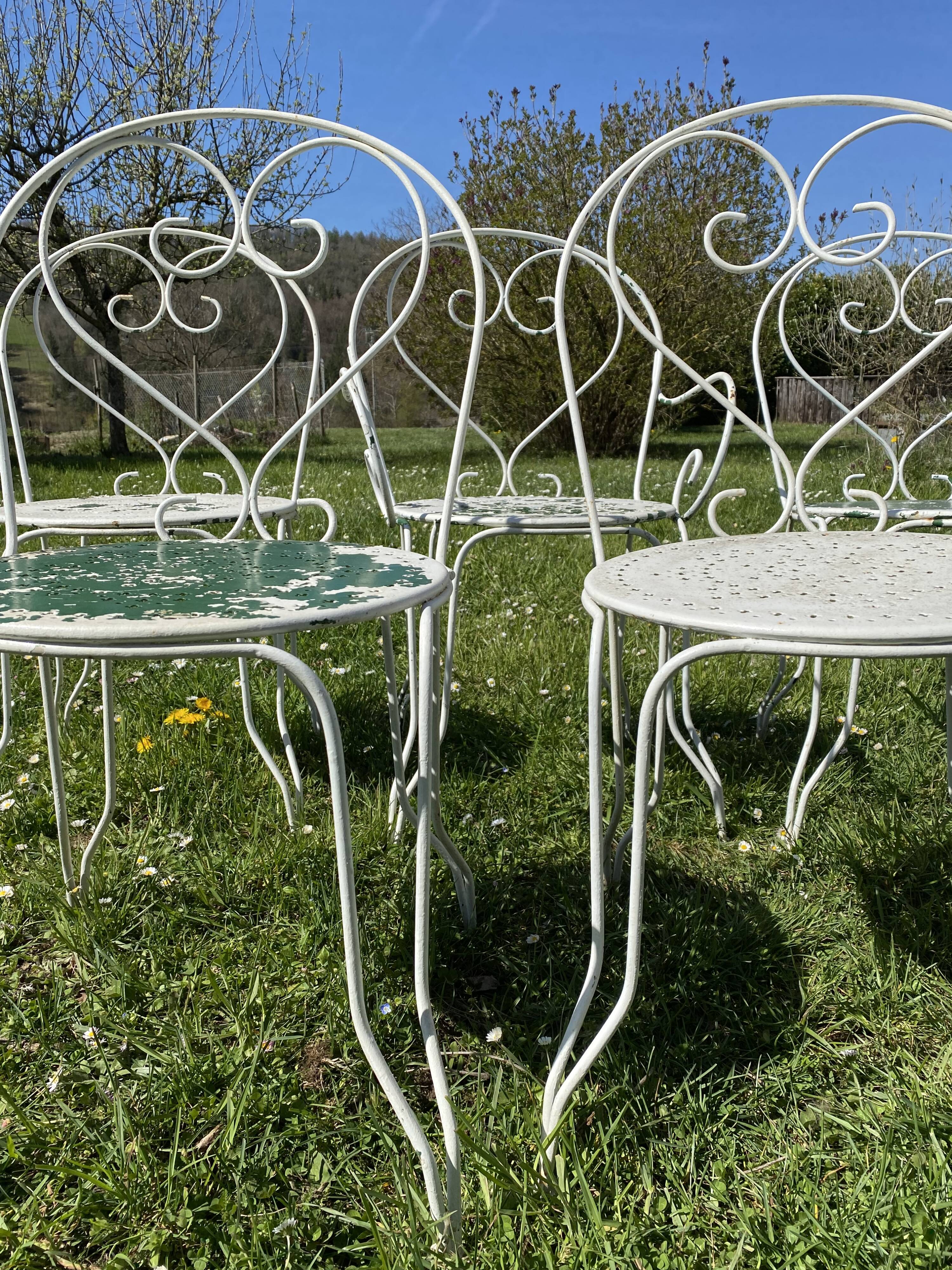 Set of 5 wrought iron garden chairs – openwork seats