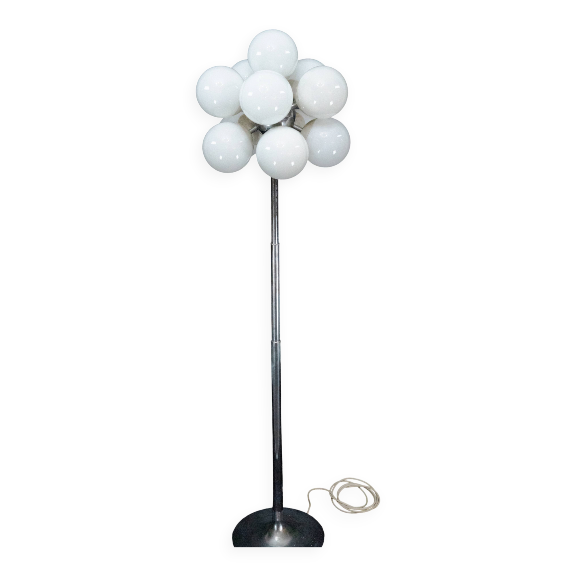 Vintage Italian space age floor lamp by Reggiani, dating from the 1960s.
