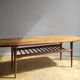 Table basse en bois blond des années 1960