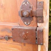 Porte d'entrée et son cadre imposte en verre translucide, début XXème