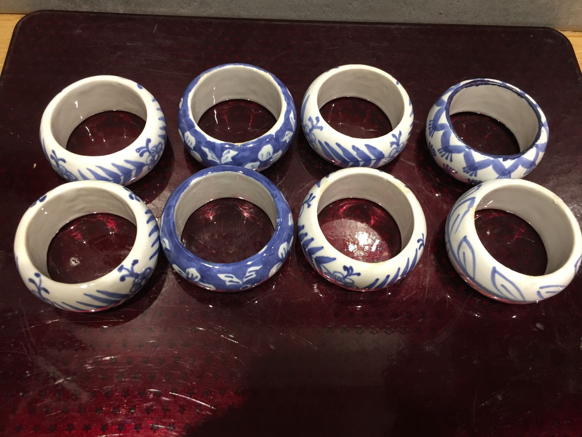 Series of 8 rounds of blue and white porcelain towel