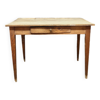 Farm table