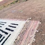 Berber rug in pure wool, size 150 x 250 cm