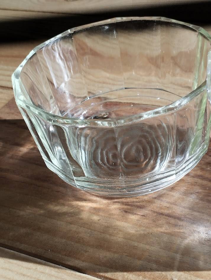 Pale green tinted glass bonbonnière – Delicate vintage shade