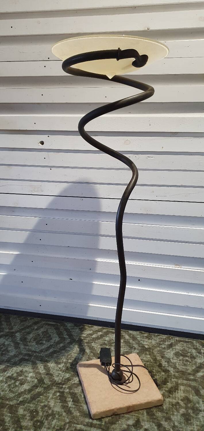 Lampadaire vintage serpent métal pied travertin avec verre de Murano