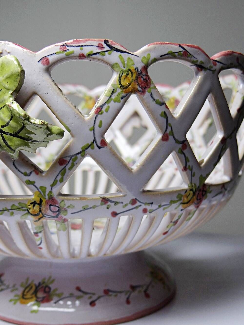Openwork bowl in painted earthenware, Émile Tessier Le Croisic, 30-50's accident