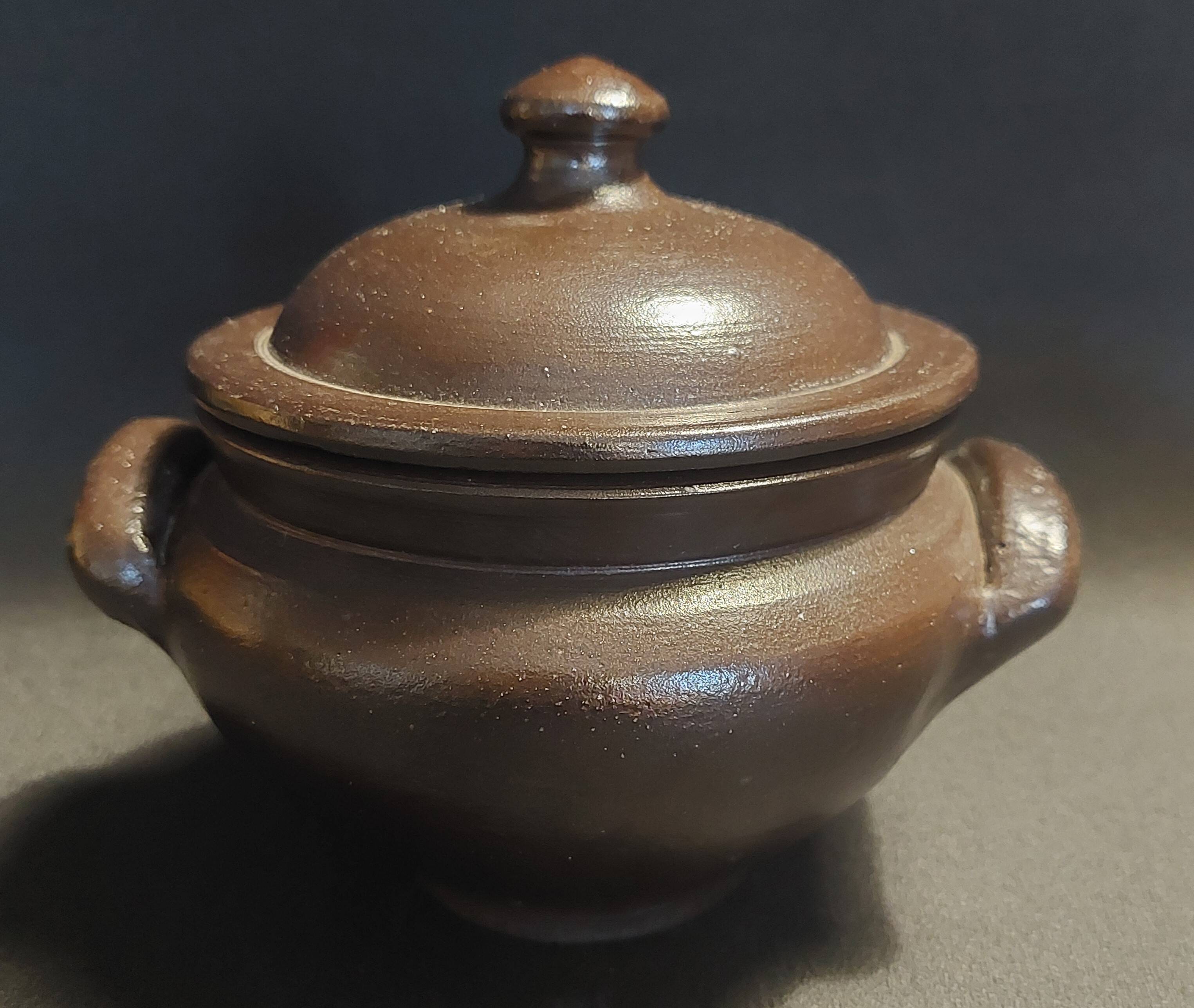 Stoneware soup tureen from Noron signed by Jean Dubost, 1970s.