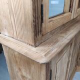 Bistro corner bookcase