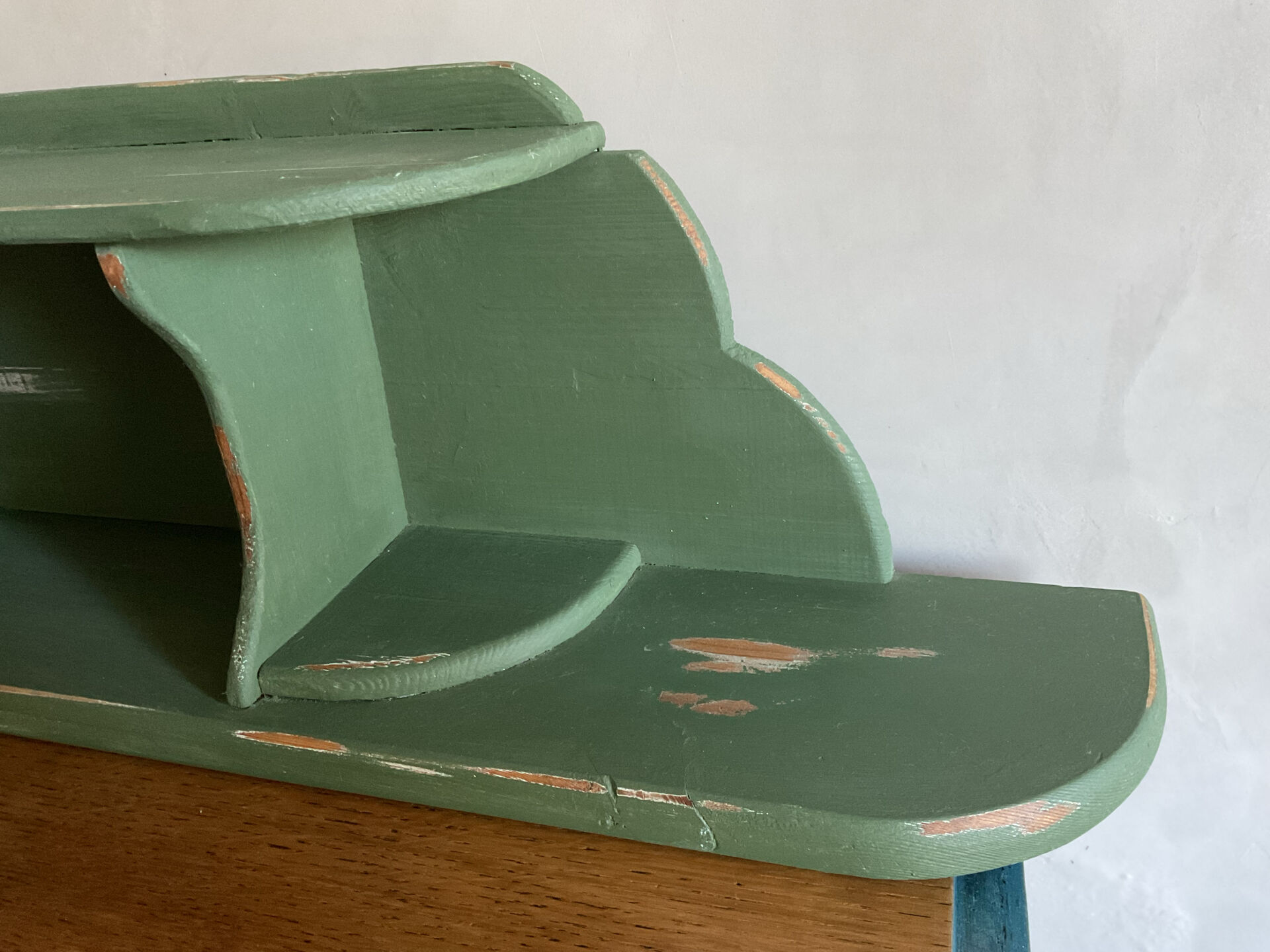 Wall shelf