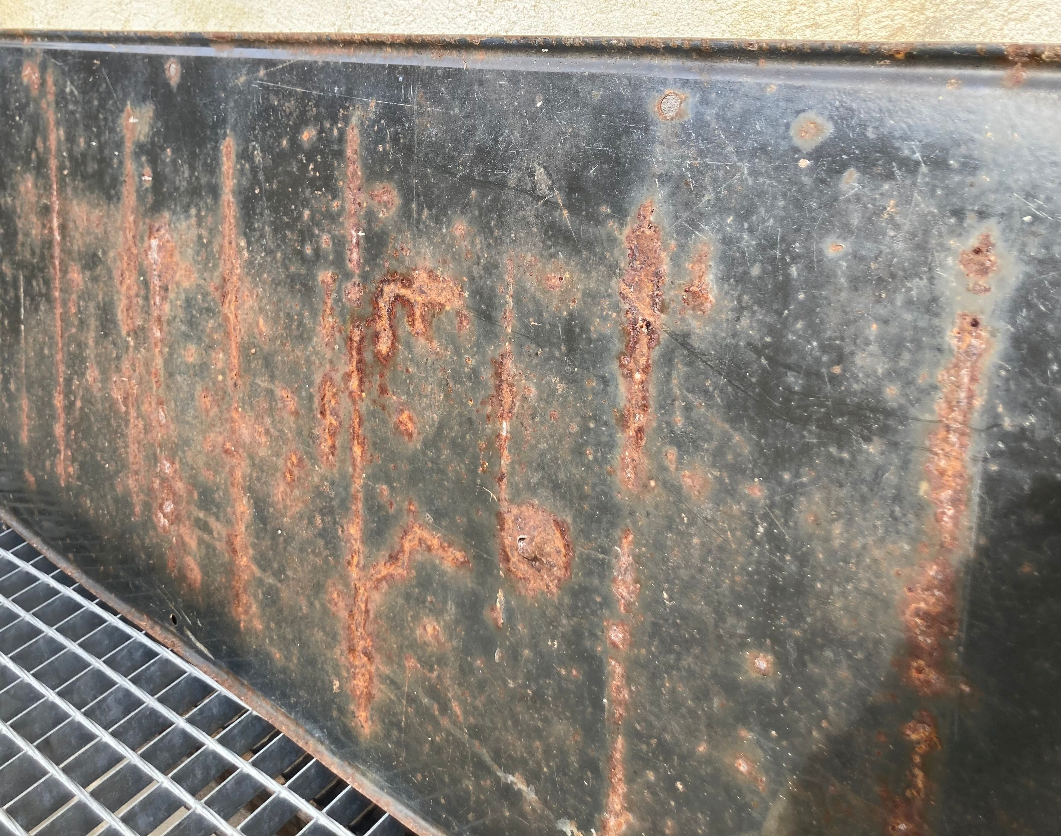 Vintage directional sign