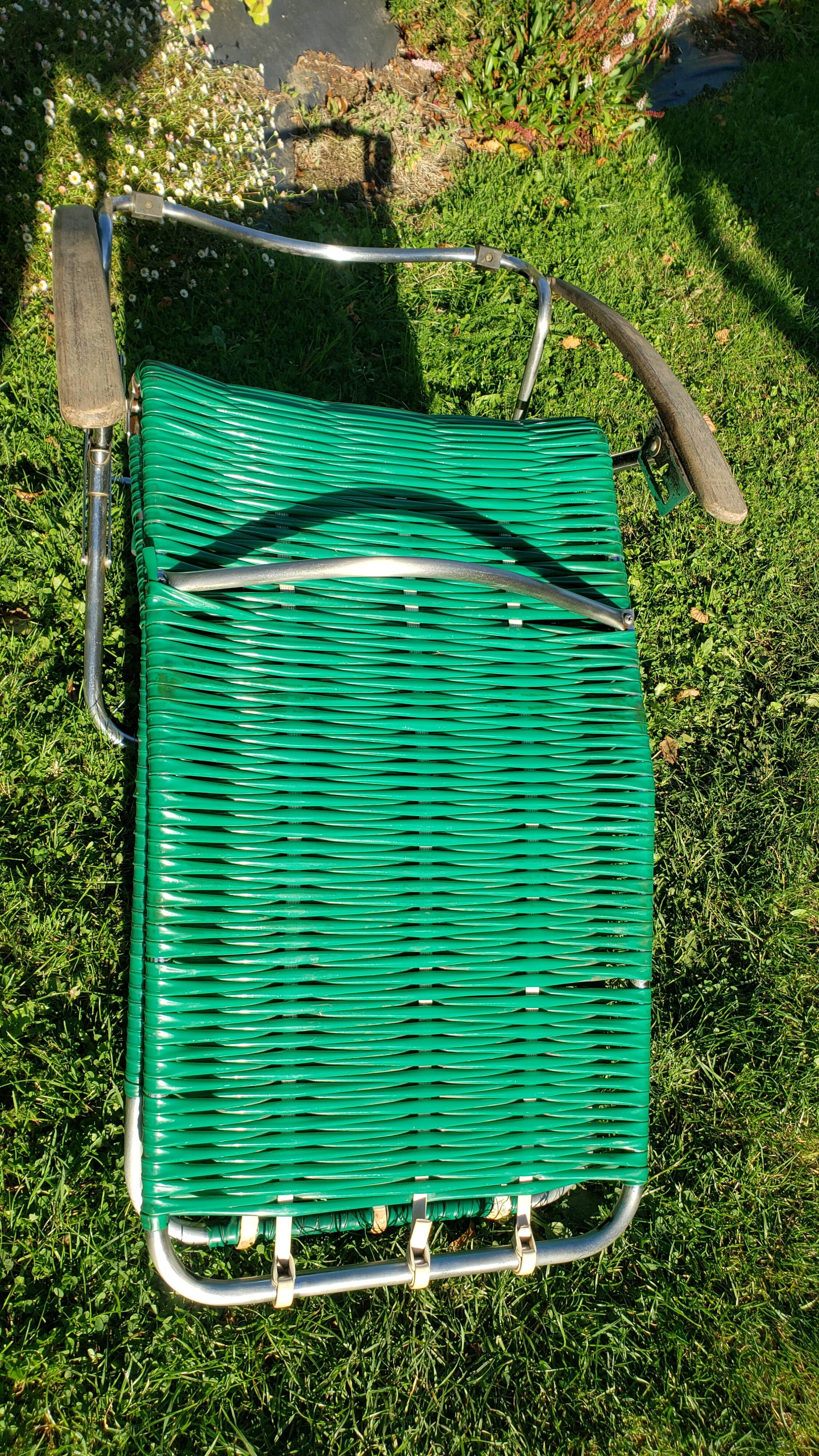 Old deck chair scoubidou