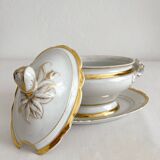 Saucière à couvercle en porcelaine style Empire, XIXème siècle
