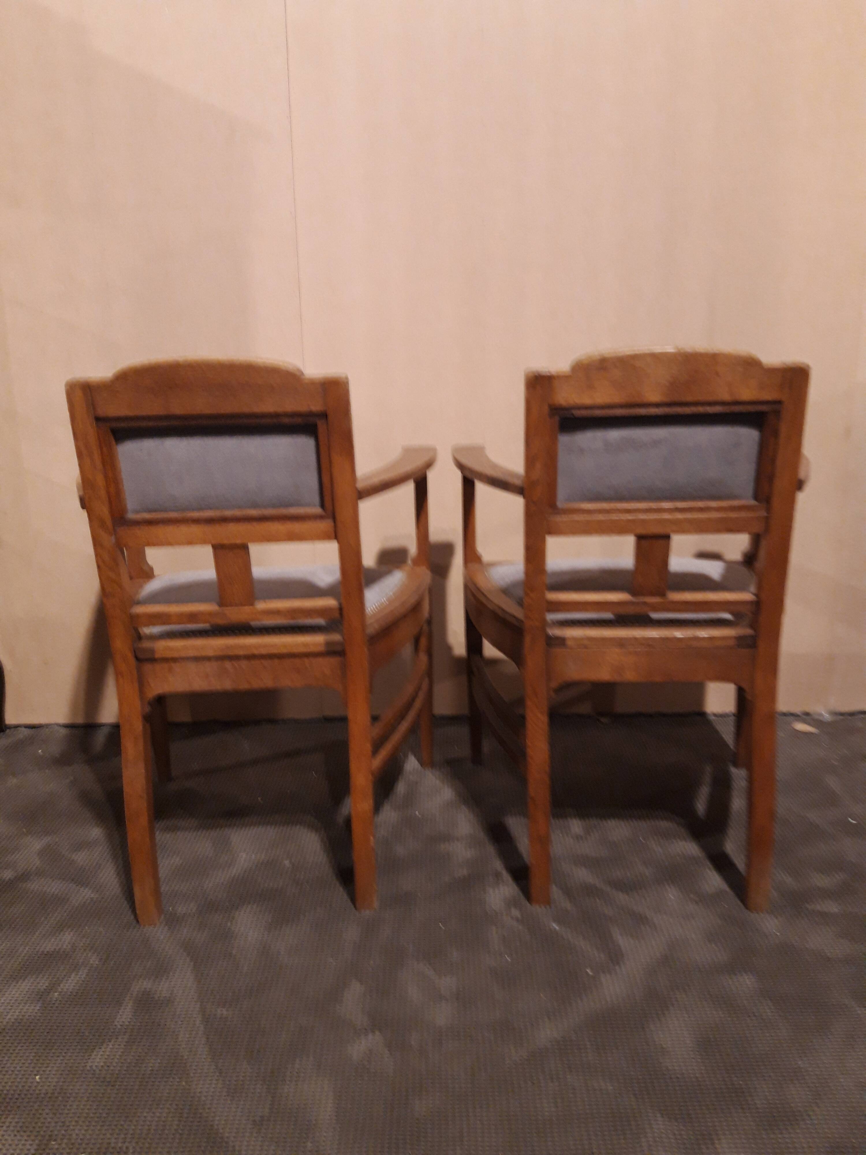 Paire d'anciens fauteuils Arts and Crafts