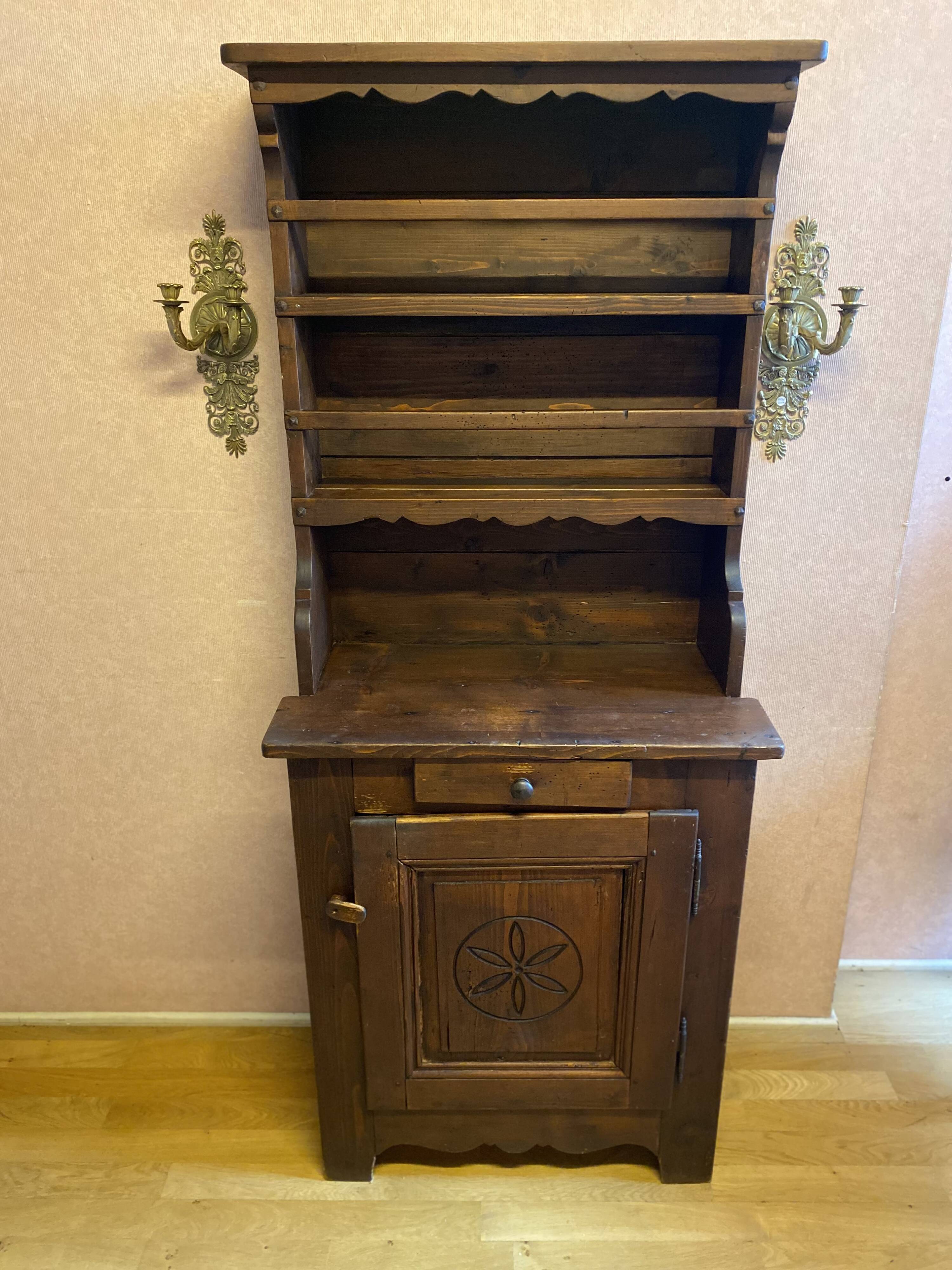 Savoyard fir dresser