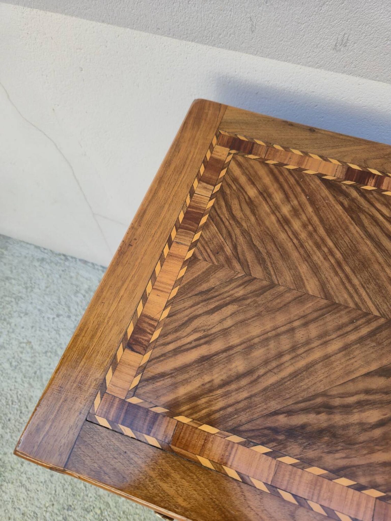 Louis XVI period chest of drawers in marquetry