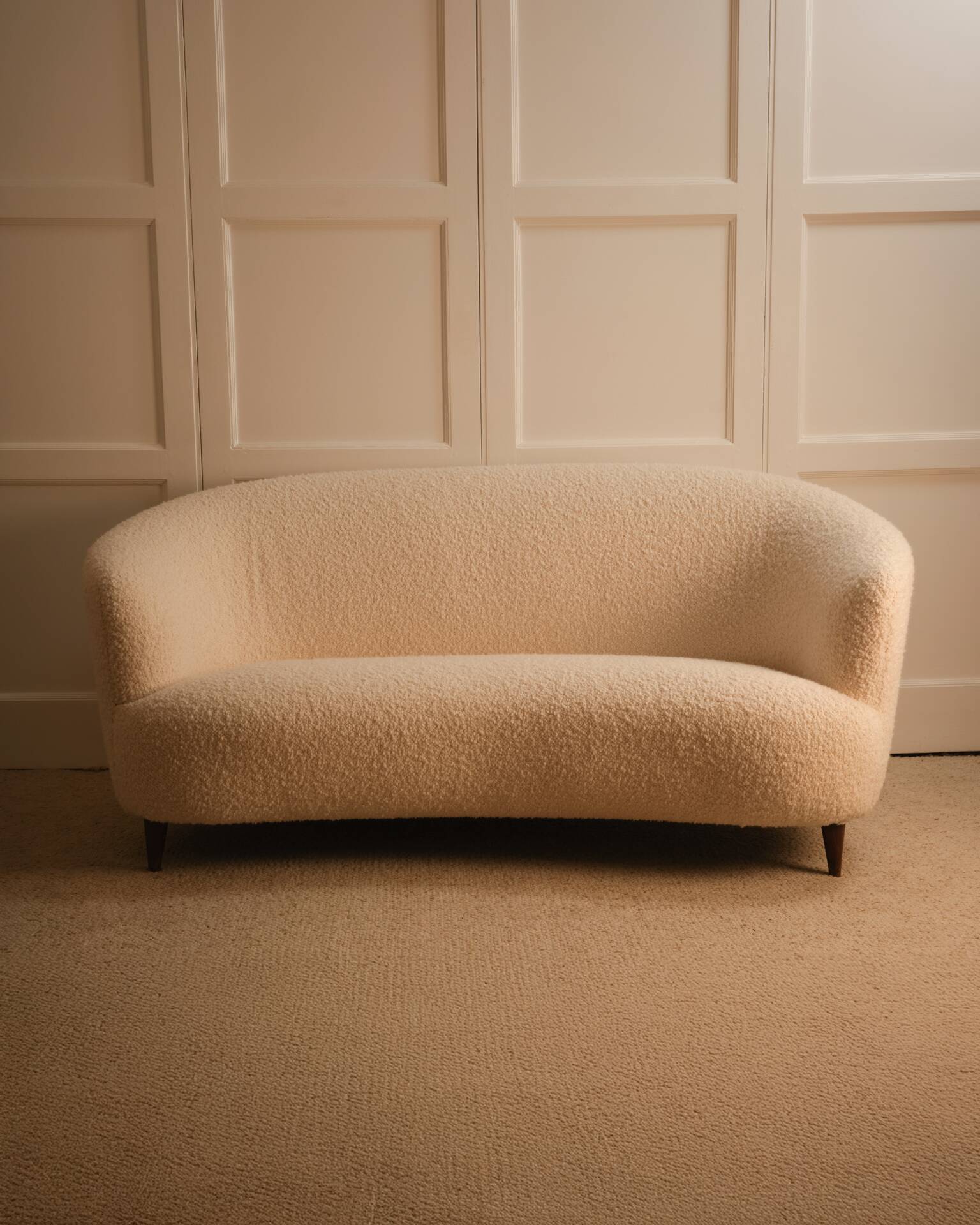 Curved sofa in the style of Maison & Jardin, 1940