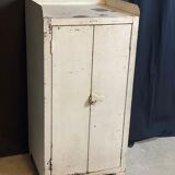 Metal cabinet