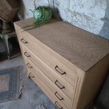 Wooden chest of drawers