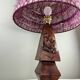 Lampe de table en bois sculpté, abat-jour en laine