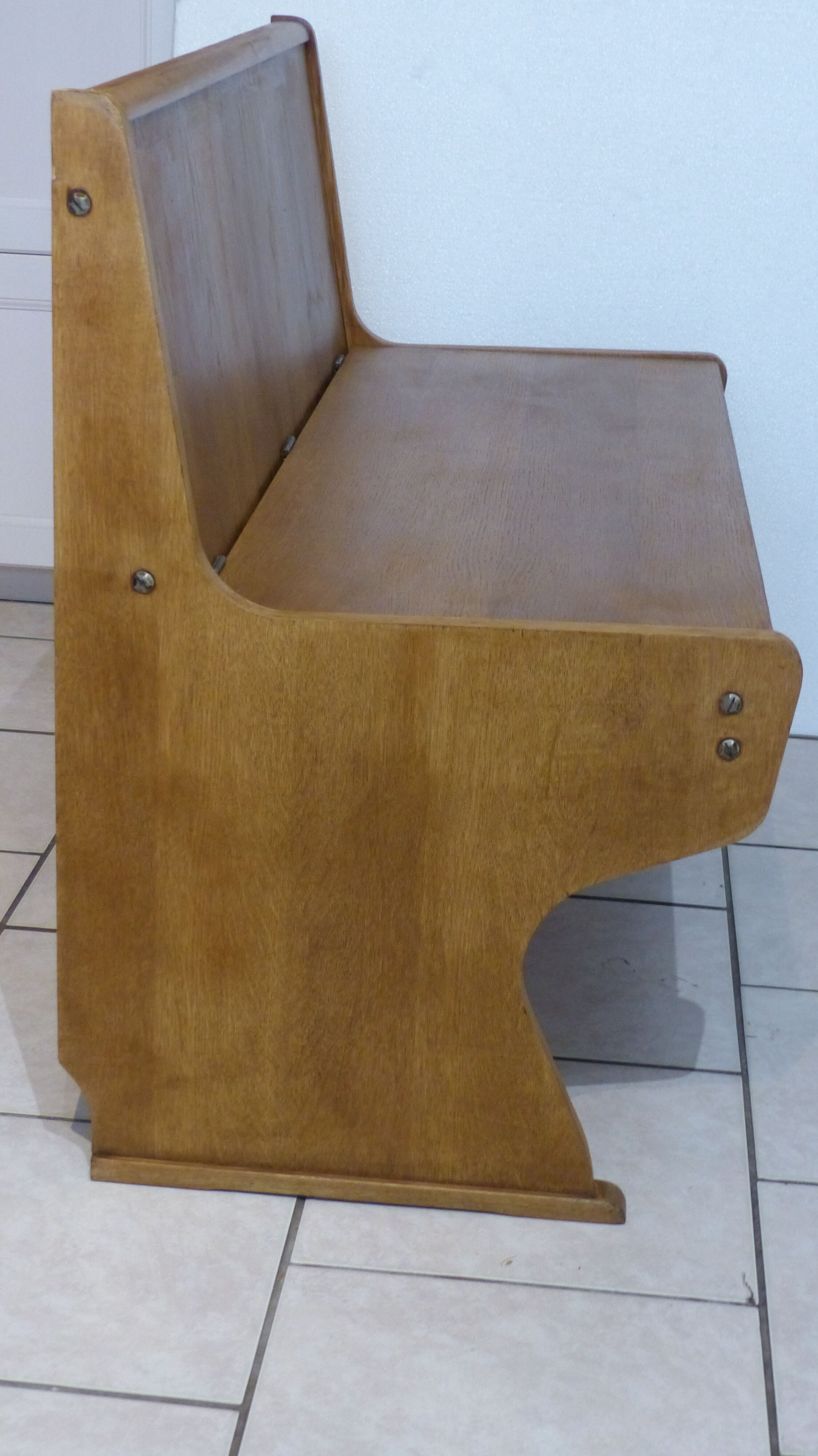 Chest bench