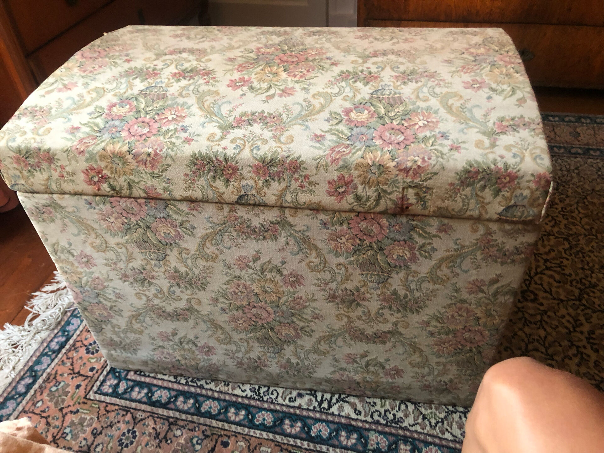 Coffre ancien en tissu