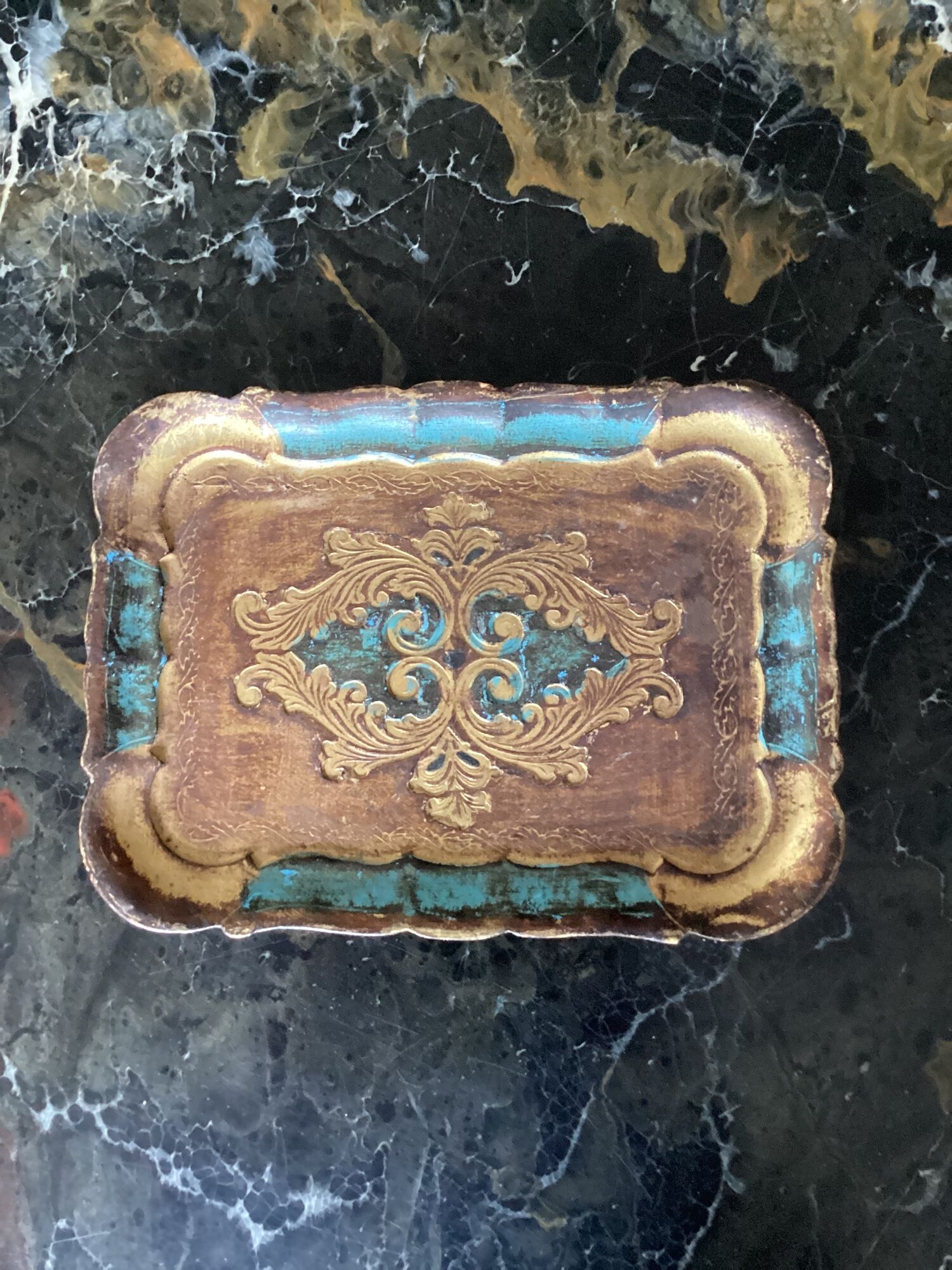 Florentine top wood painted vintage
