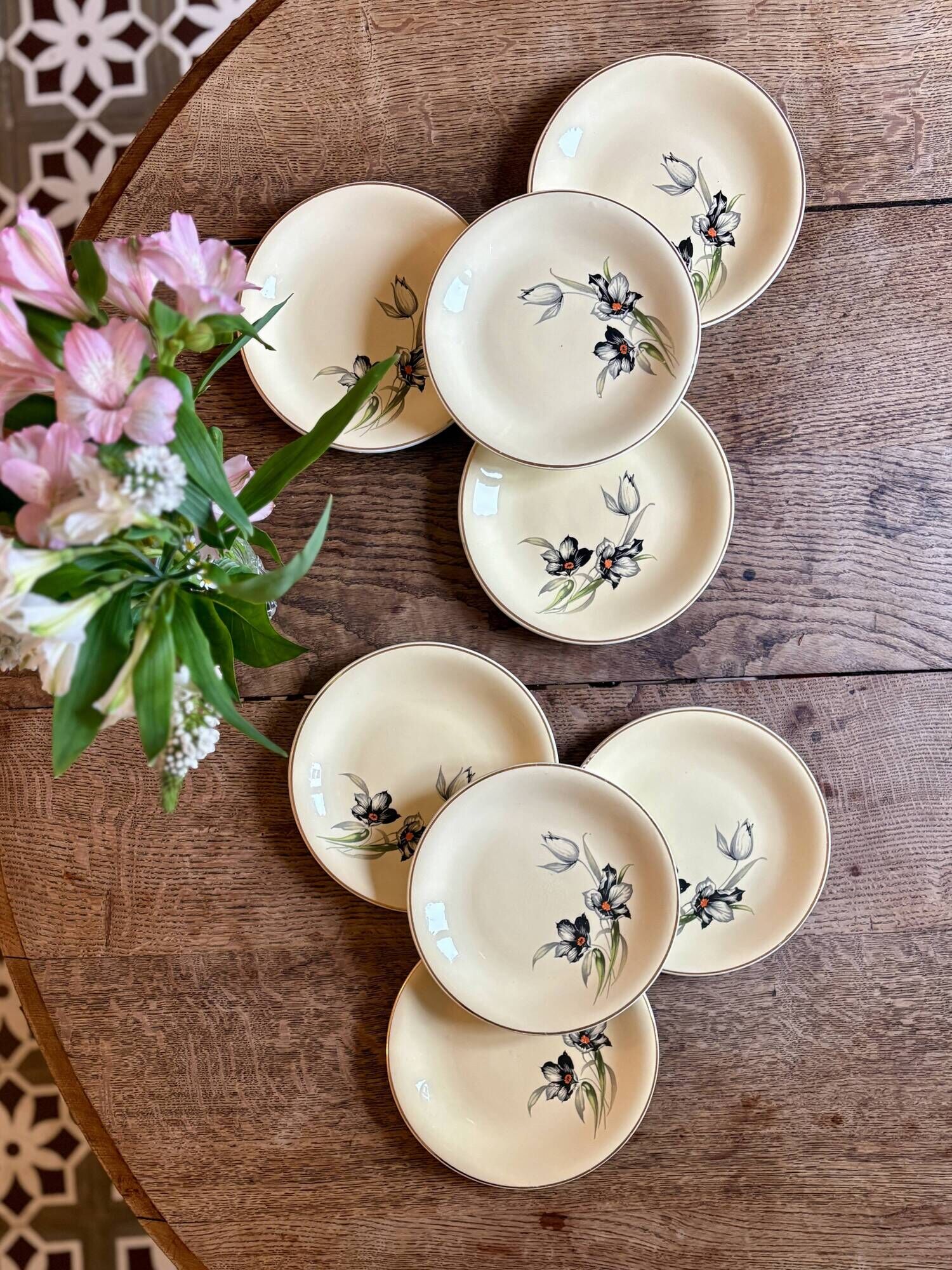 Set of 8 vintage dessert plates, Tulipe by Céranord