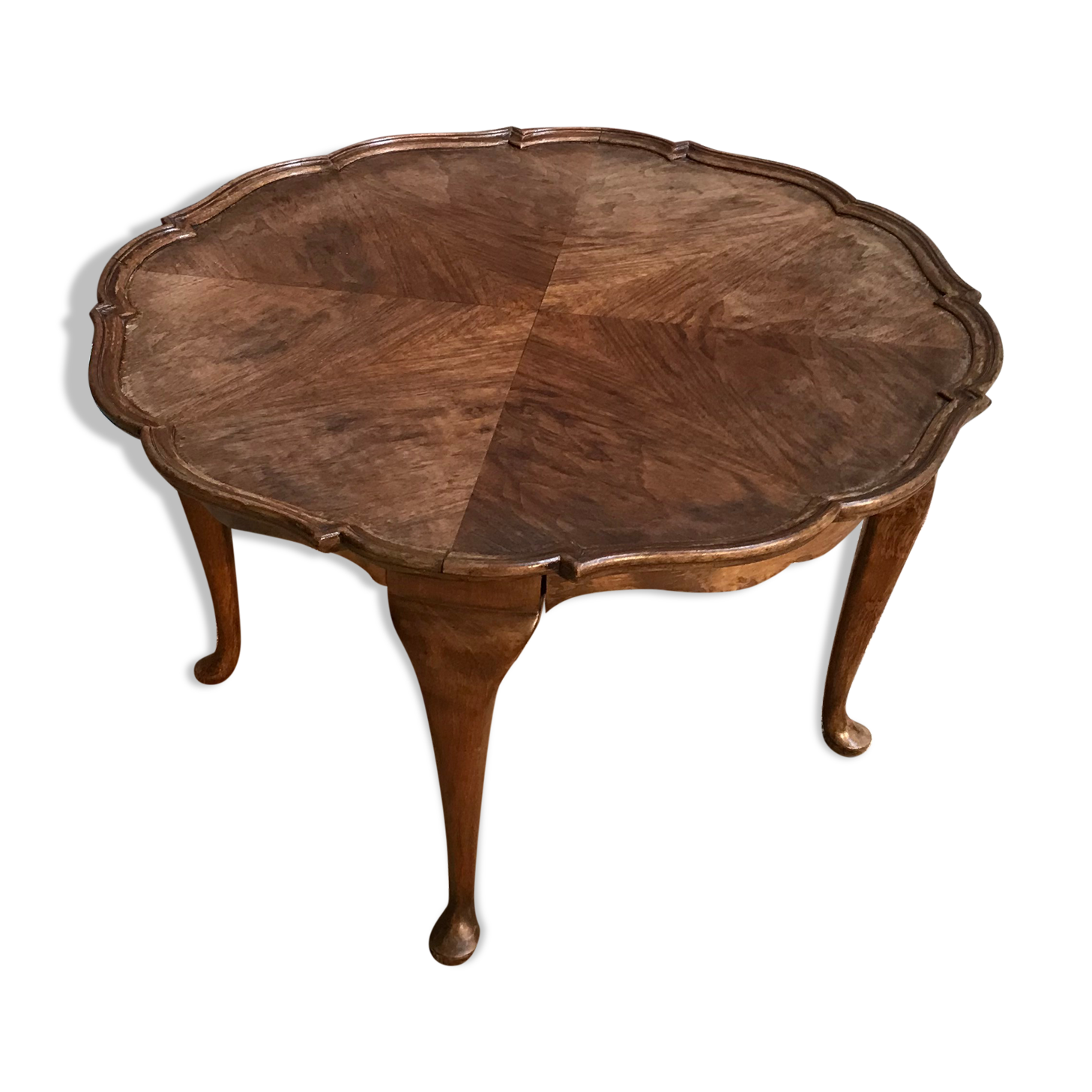 Round coffee table