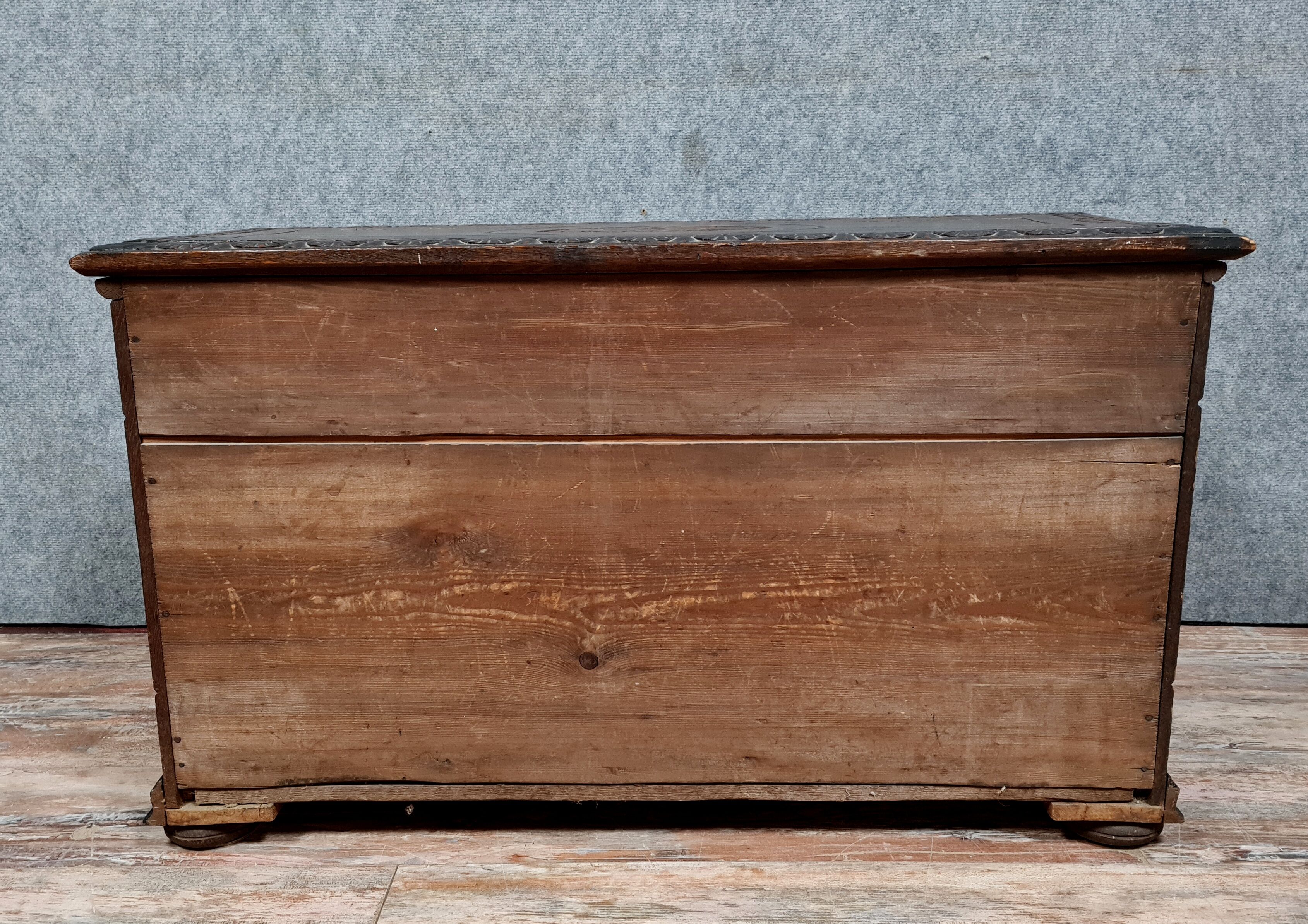 Renaissance gothic style chest in solid oak around 1880