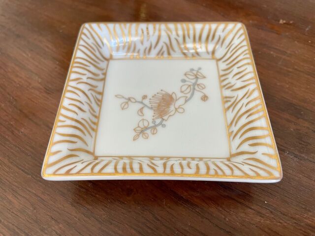 Christofle ashtray in porcelain.