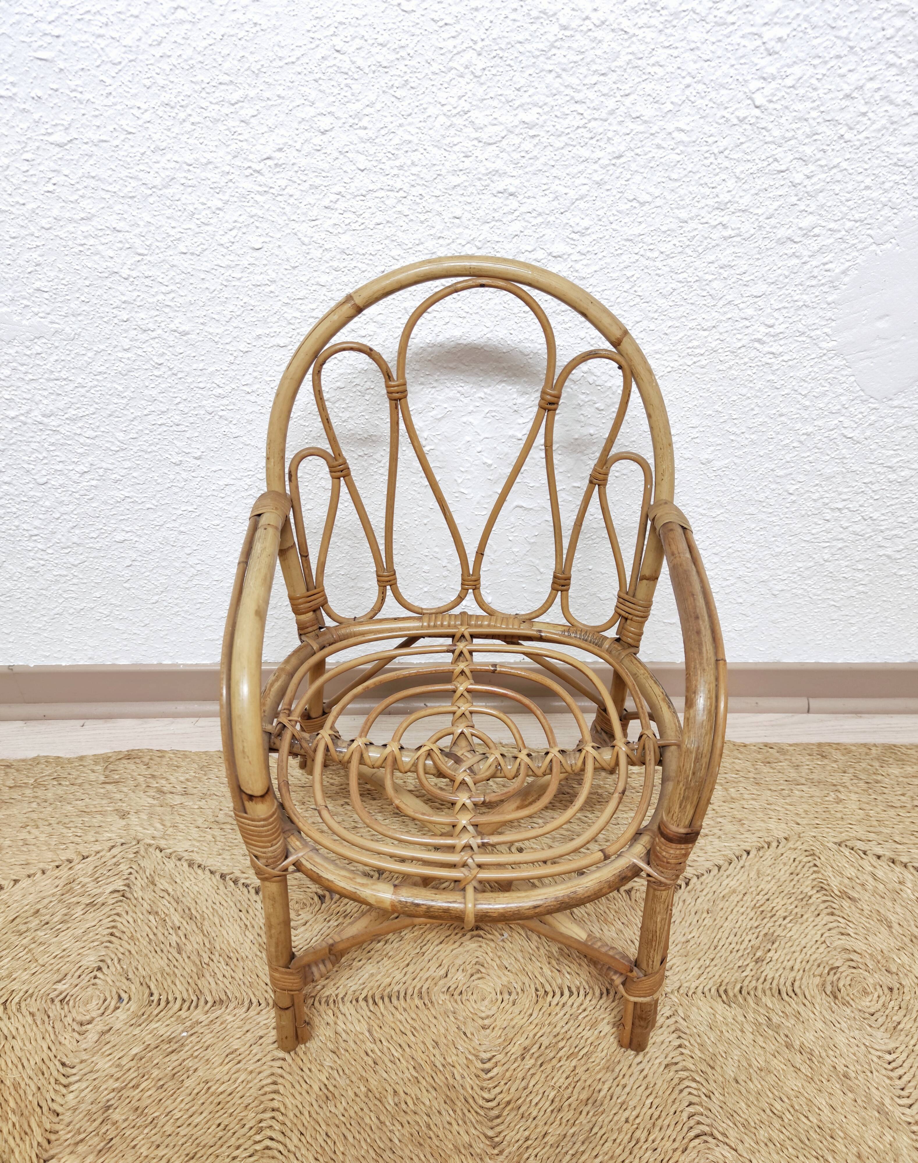 Child chair in rattan