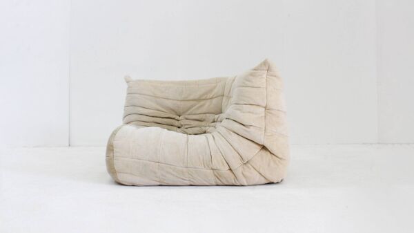 Fauteuil d'angle vintage Togo Ligne Roset en velours beige par Michel Ducaroy