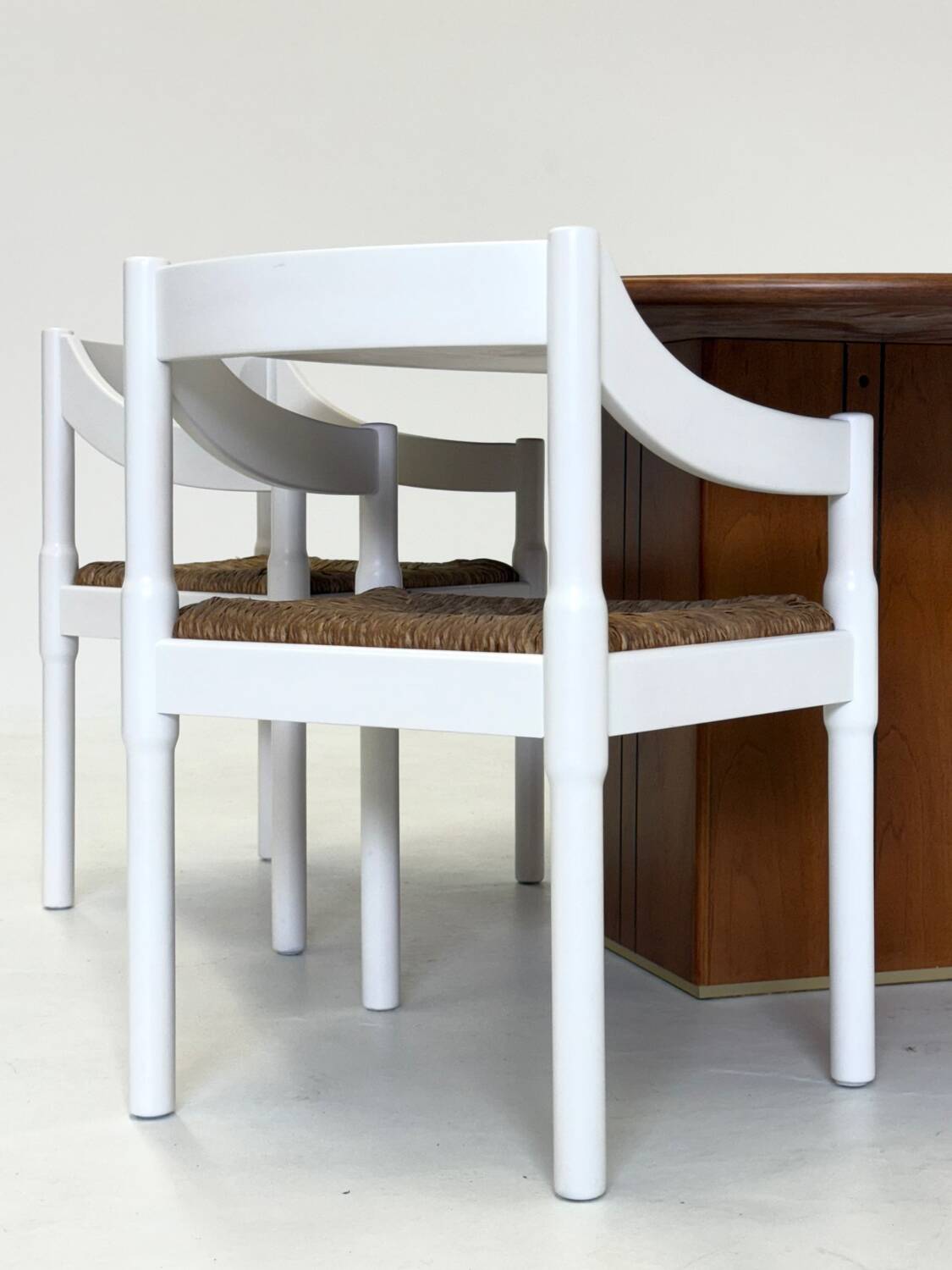 Ensemble de 4 chaises Carimate de Vico Magistretti