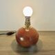 Lampe en bois blond et laiton doré, années 50-60