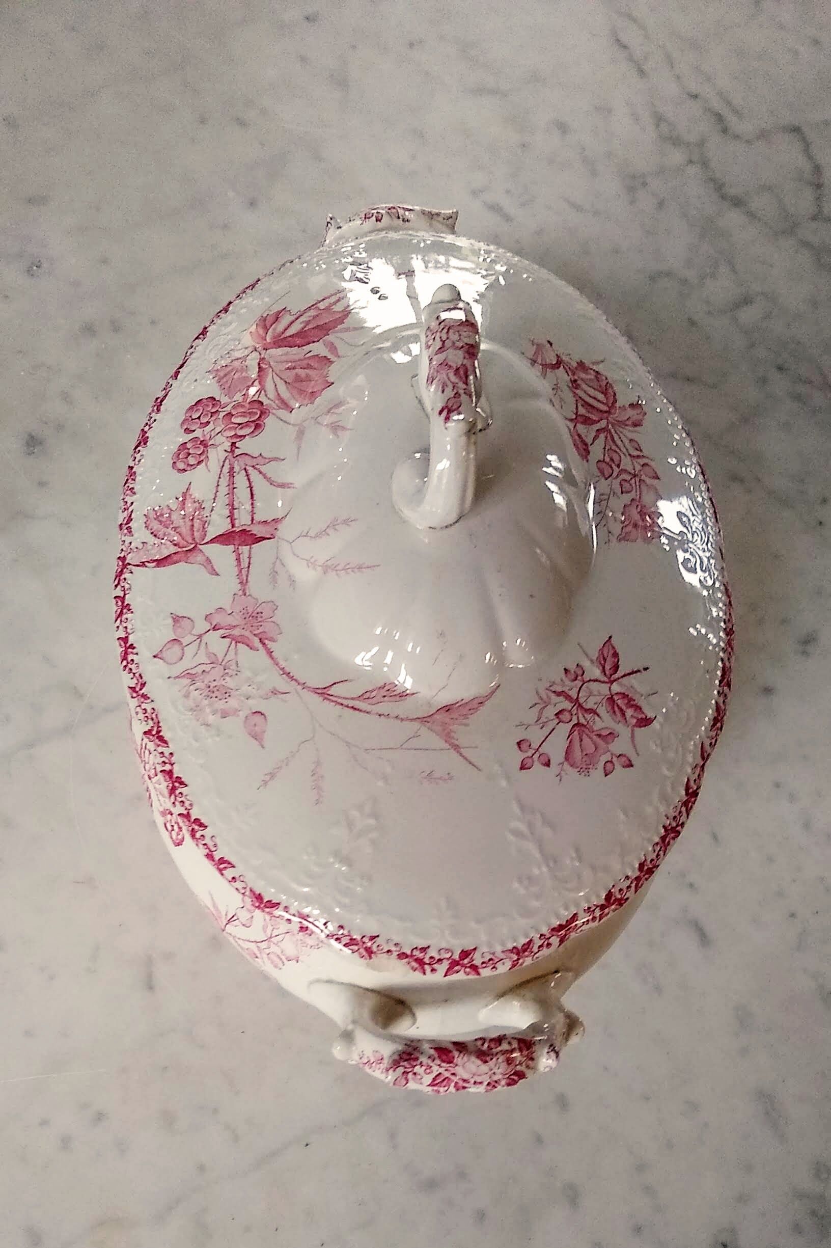 Tureen pattern blackberry from Badonviller