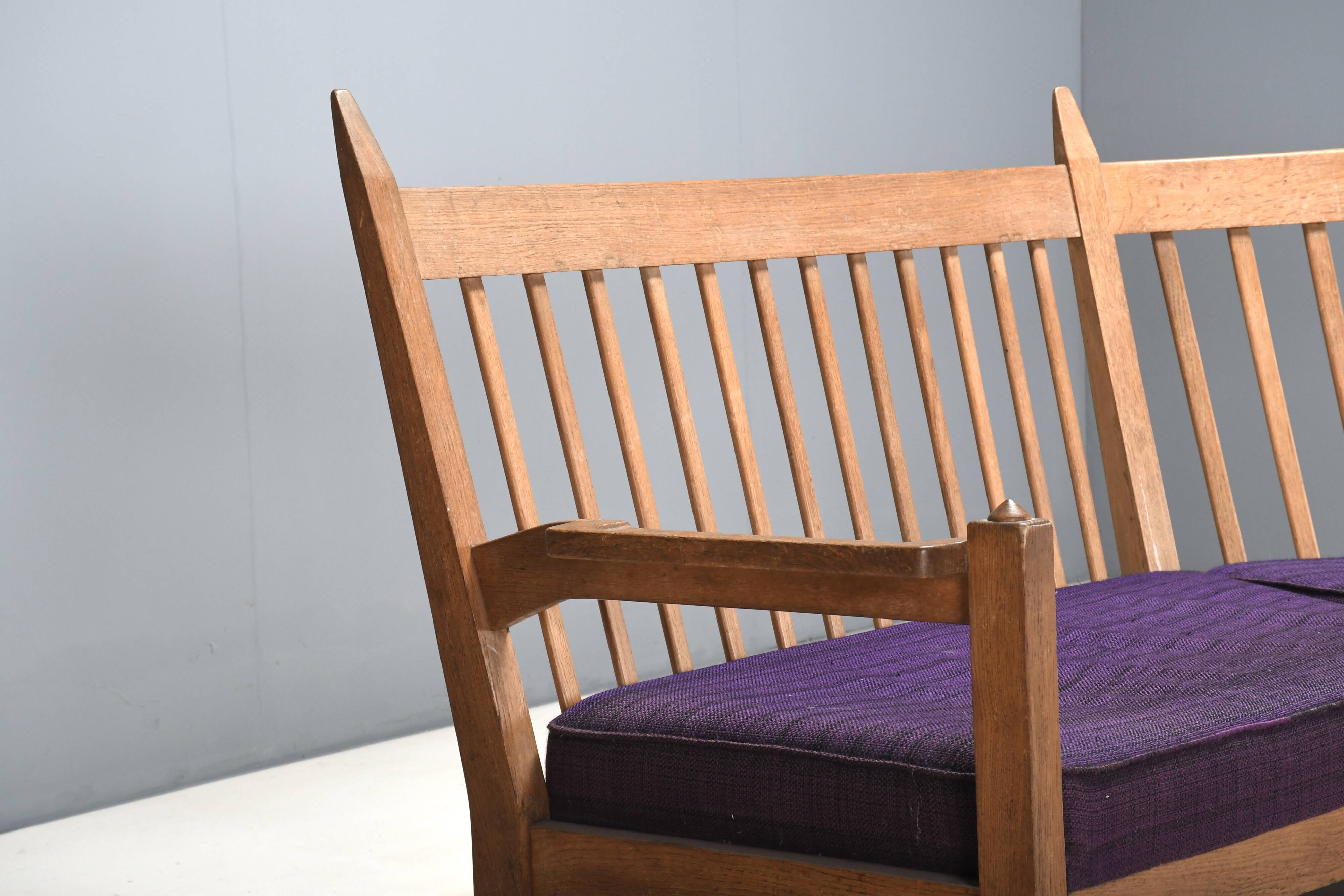 Canapé d'angle Guillerme et Chambron en chêne et tissu, France années 1960