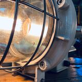 Industrial lamp to lay