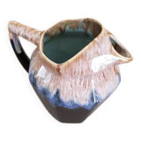 Broc ancien en céramique émaillée