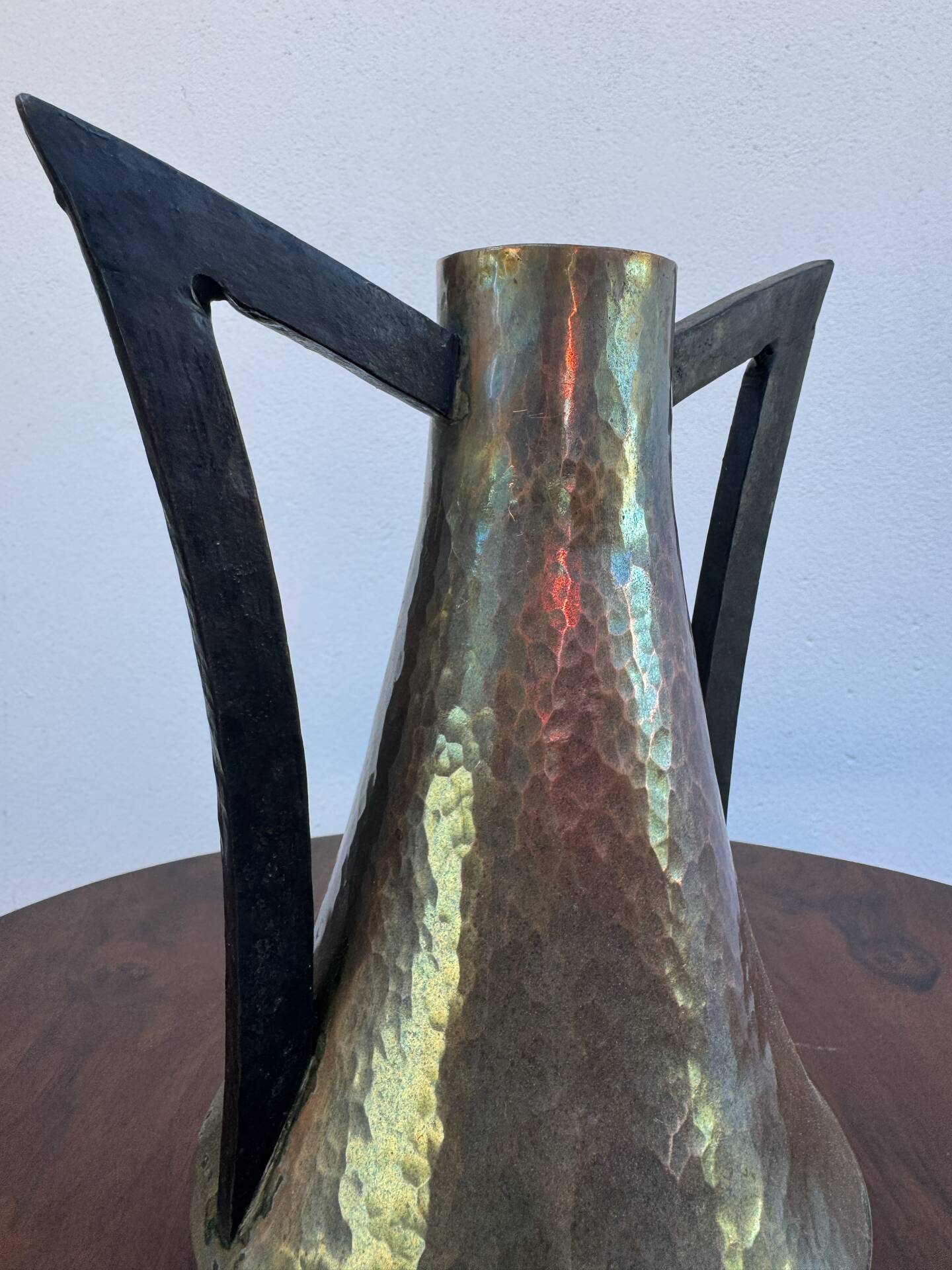 Vase Art Nouveau cuivre martelé