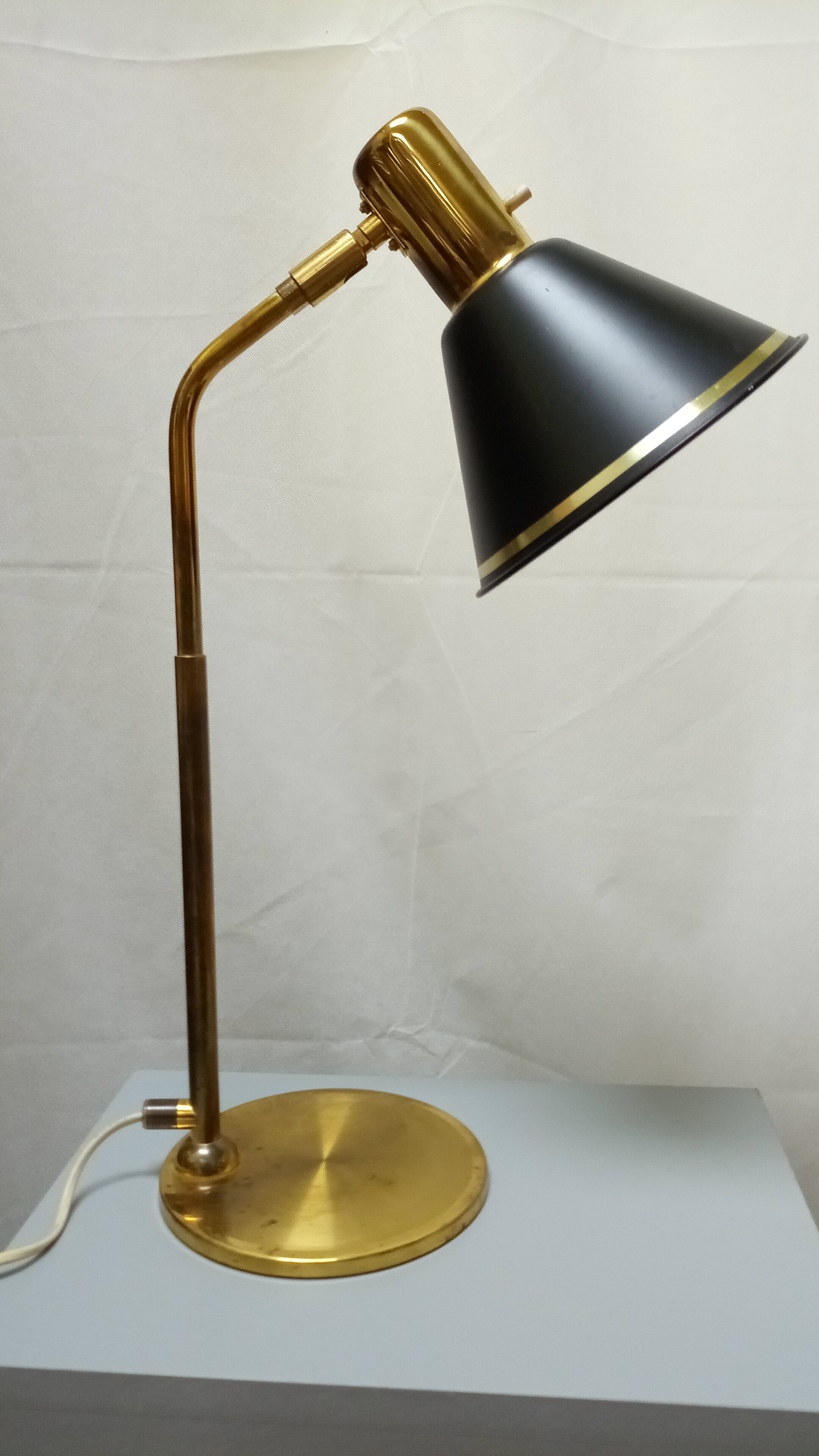 Lampe de table suédoise d’öia en laiton