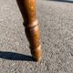 Tabouret tripode en bois tourné